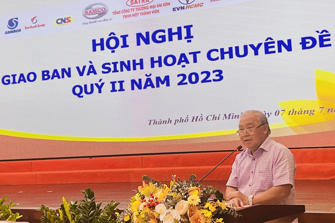 Đồng chí Võ Văn Tân – Phó Trưởng Ban Tổ chức Thành ủy Thành phố phát biểu tại hội nghị.